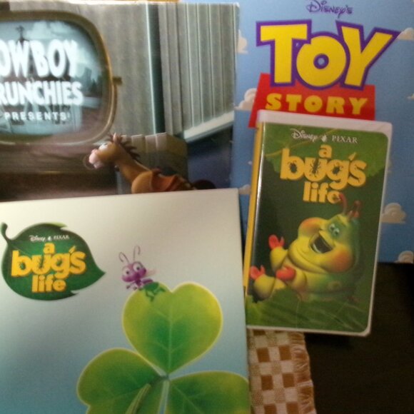 Exclusive Disney Lithographs:Toy Story 1 and 2 and a Bug's Life plus Bug's VHS - Picture 15 of 15